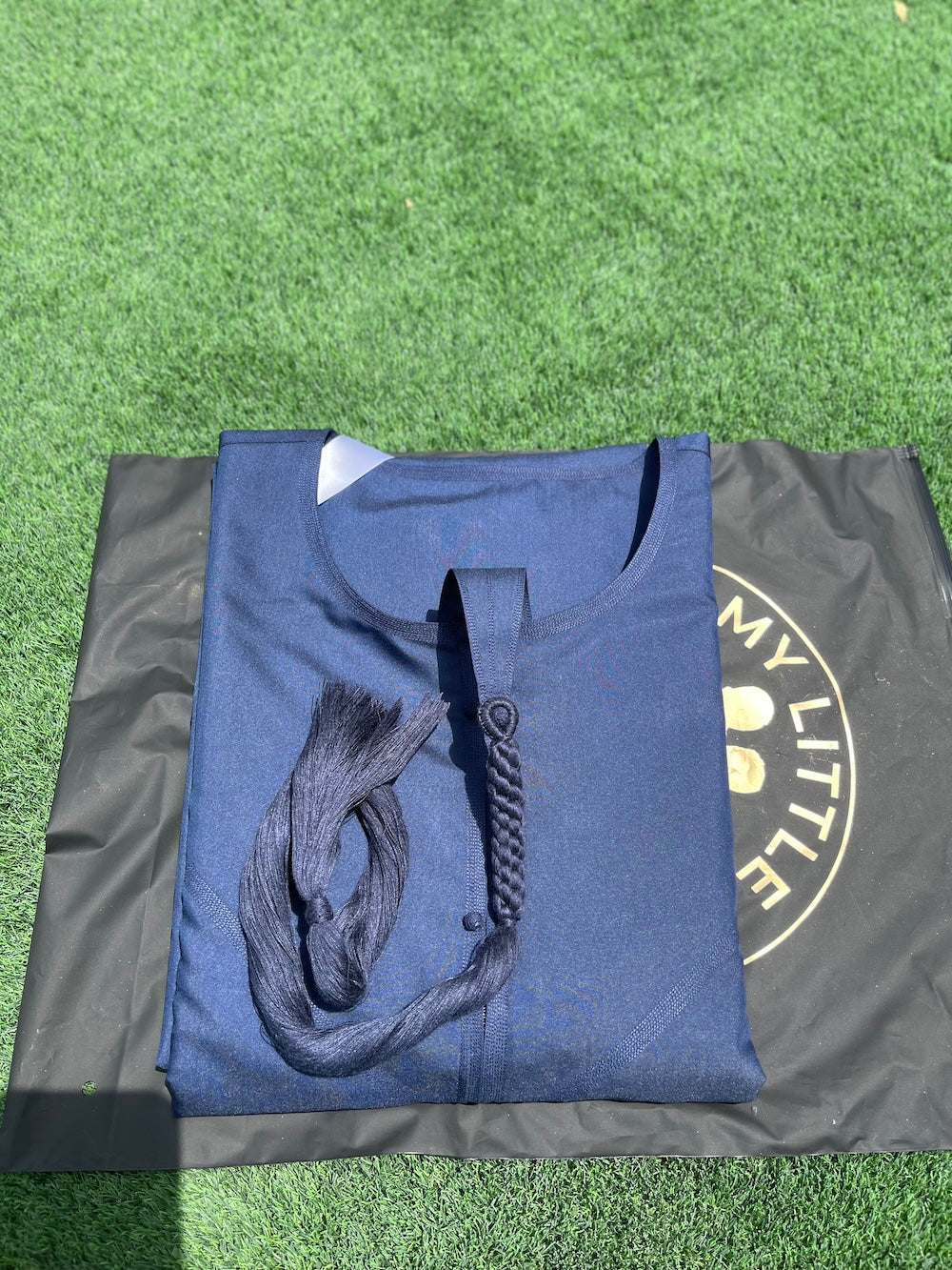 رجال منتصف الليل الأزرق الإماراتي ثوب