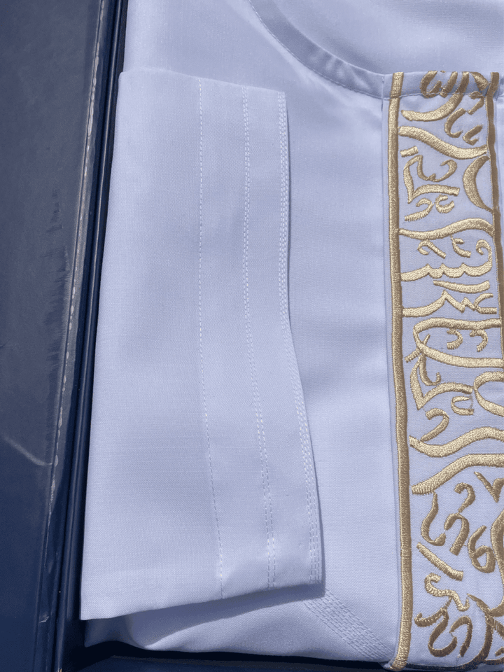 Mens White Emirati Thobe with Gold Calligraphy