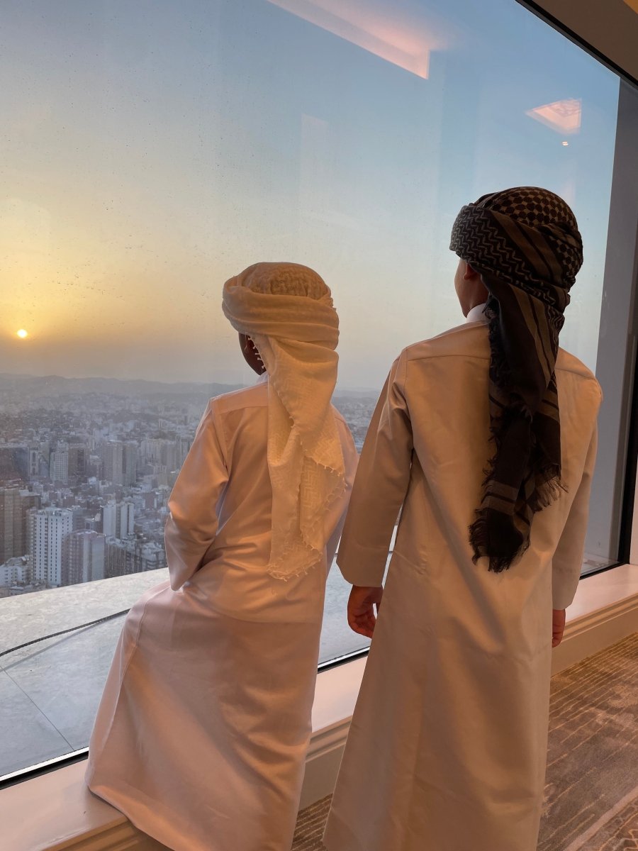 What is a Shemagh and How to Wear It on Your Head