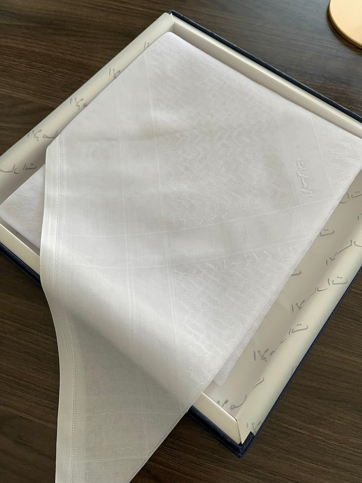 وشاح همداني فاخر أبيض سادة للرجال (صلب)