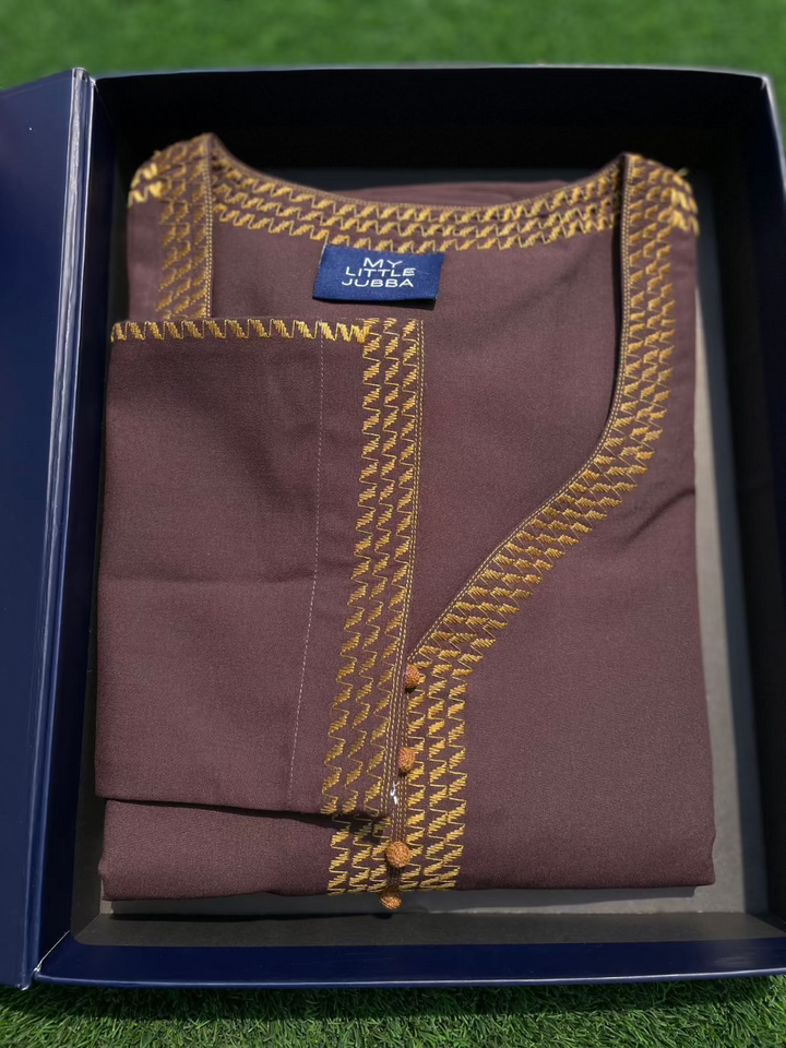 Mens Cinnamon with Mustard Embroidery Maghribi 3/4 Sleeve Thobe