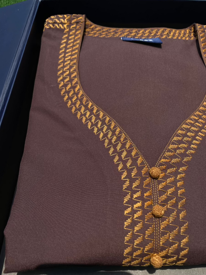 Mens Cinnamon with Orange Embroidery Maghribi 3/4 Sleeve Thobe