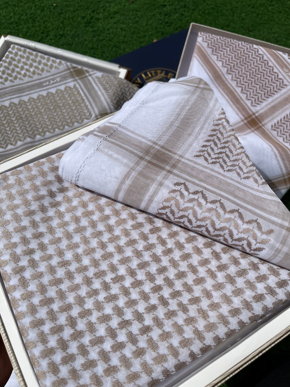 Light Mink Luxury Keffiyeh – Traditional Stiff Cotton Scarf