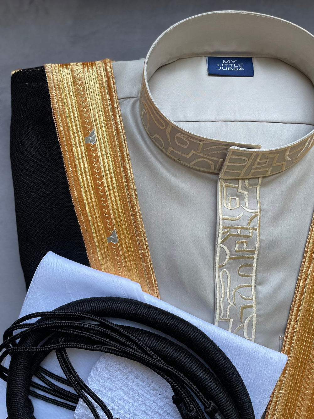 Mens Light Grey Thobe with Gold Embroidery 5 Pcs Set