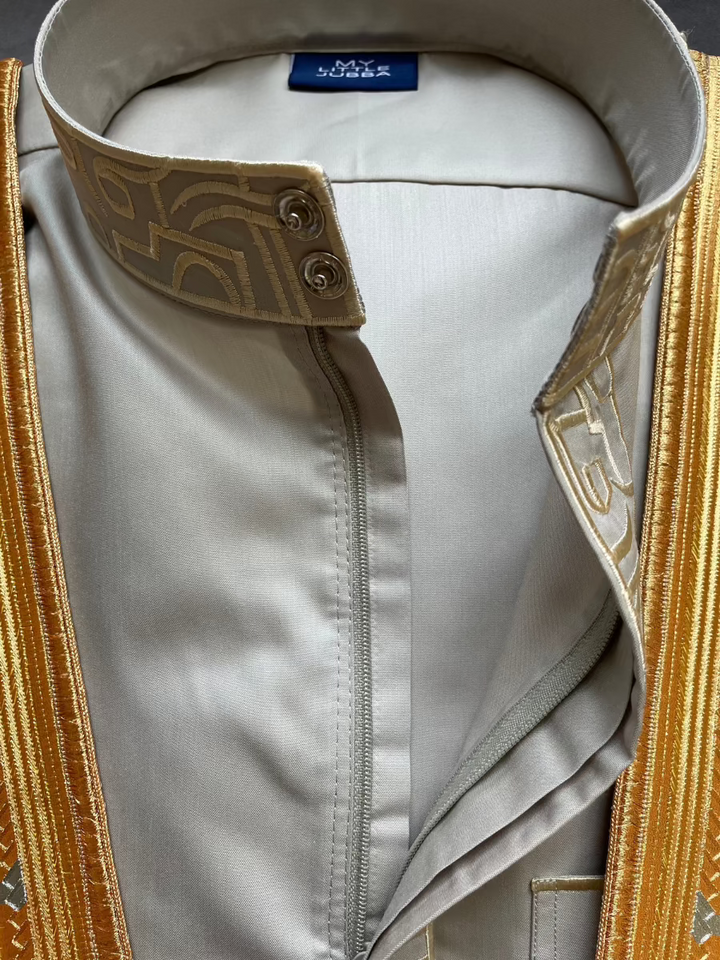Mens Light Grey Thobe with Gold Embroidery 5 Pcs Set