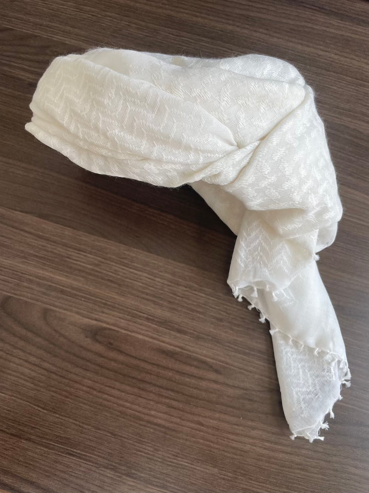 قبعة عربية رجالية جاهزة باللون الكريمي شماغ كوفية