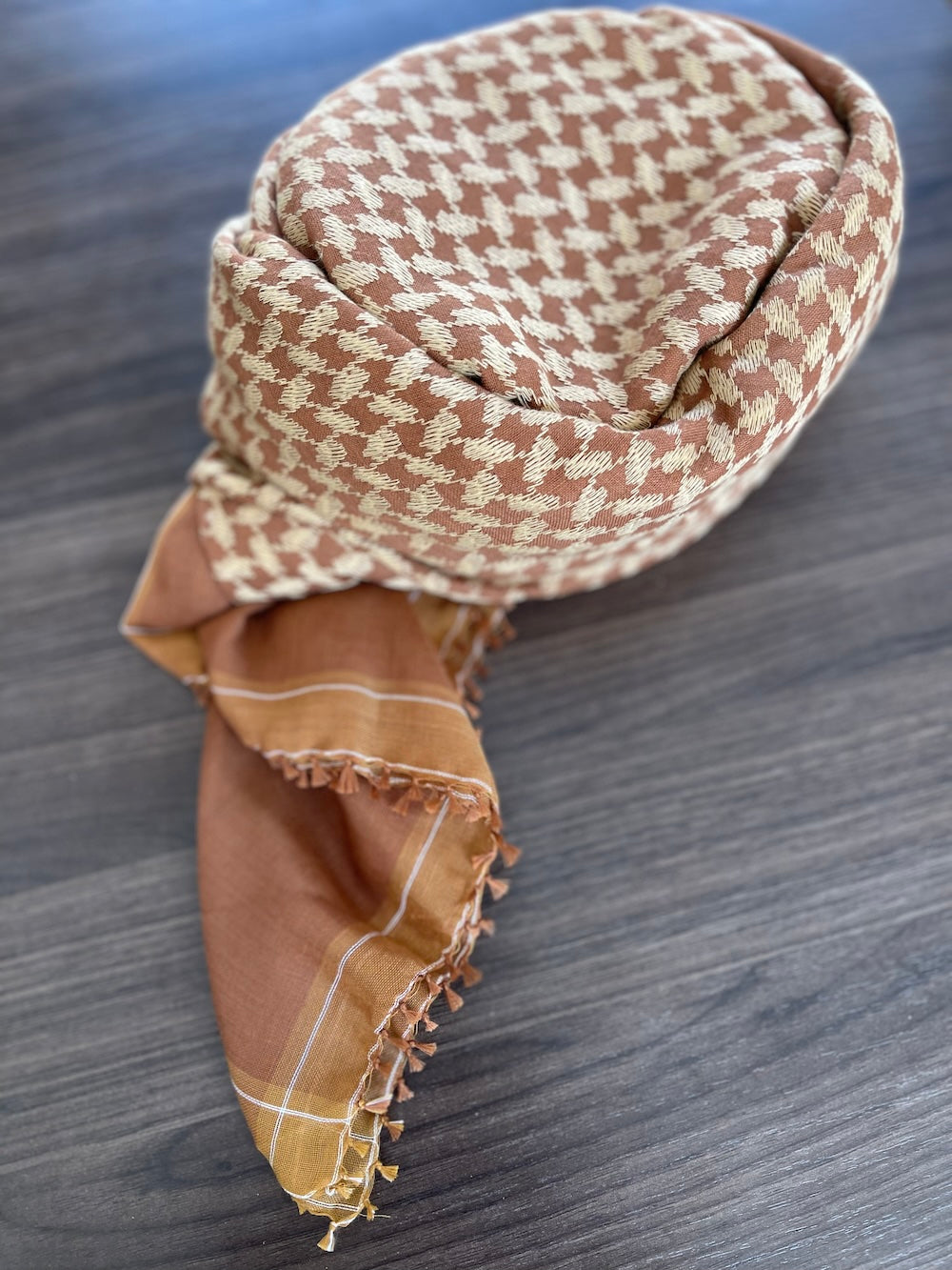 كوفية القبعة العربية الرجالية الجاهزة من البرونز والكراميل