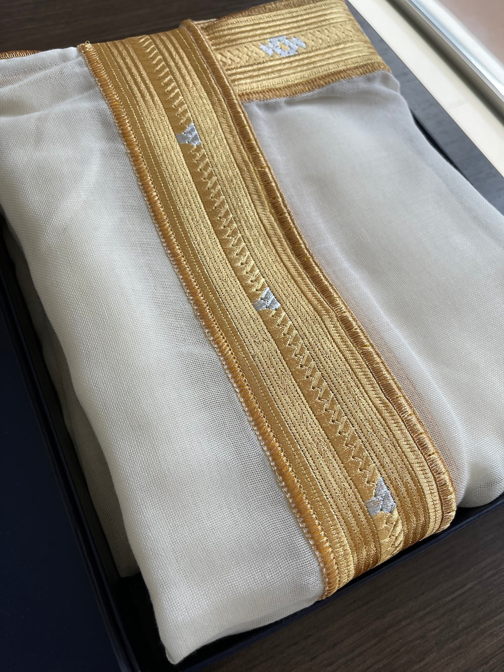 بشت رجالي عالي الجودة أوف وايت