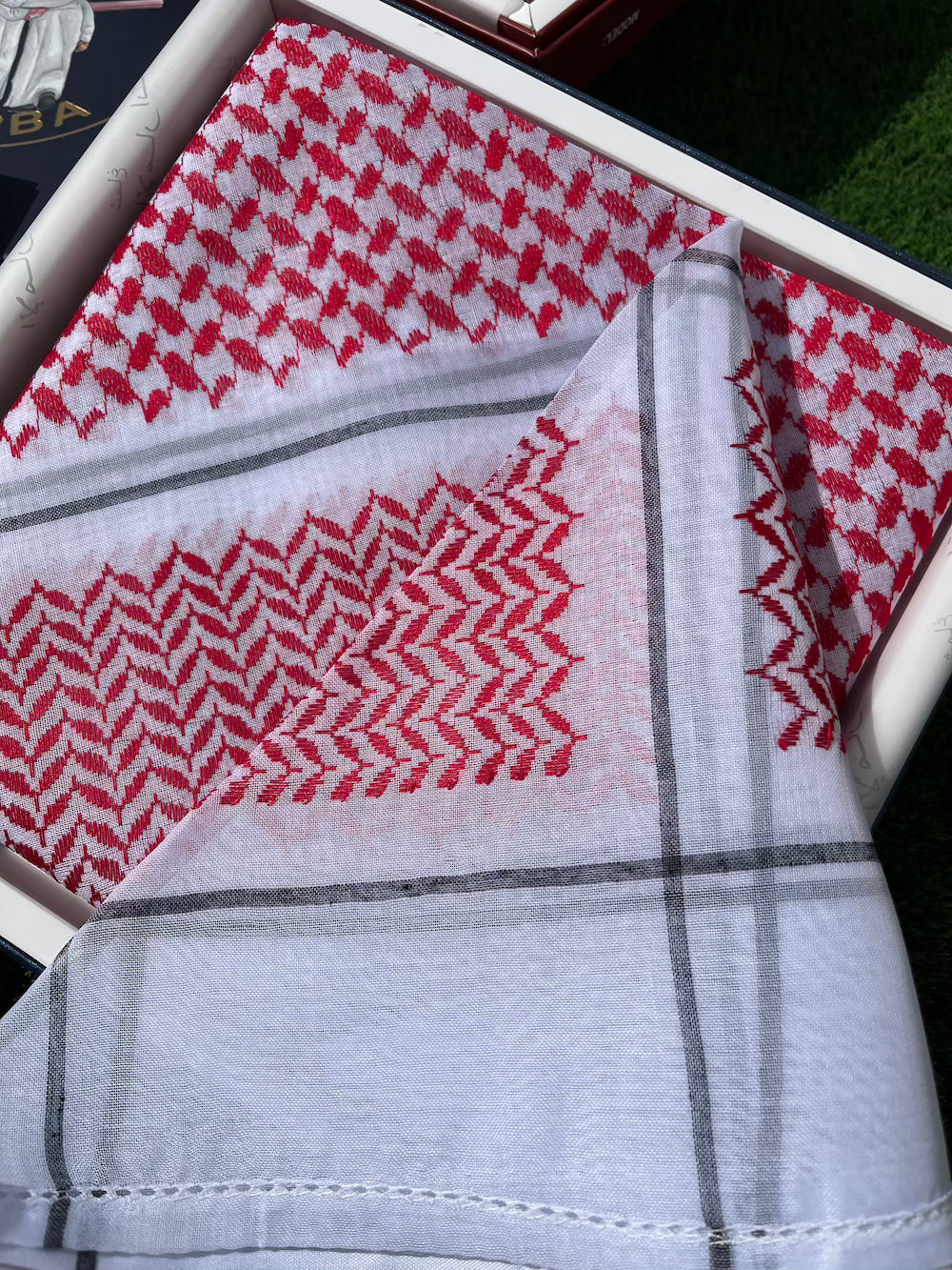 Unisex Red & White Shemagh Keffiyeh Scarf - Fujairah