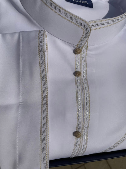 Mens White Bahraini Thobe with Gold and Silver Embroidery