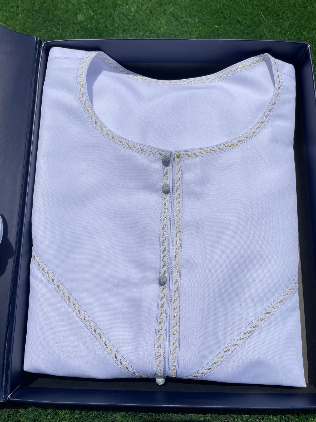 Mens White Emirati Two Tone Thobe with Gold and Silver Embroidery