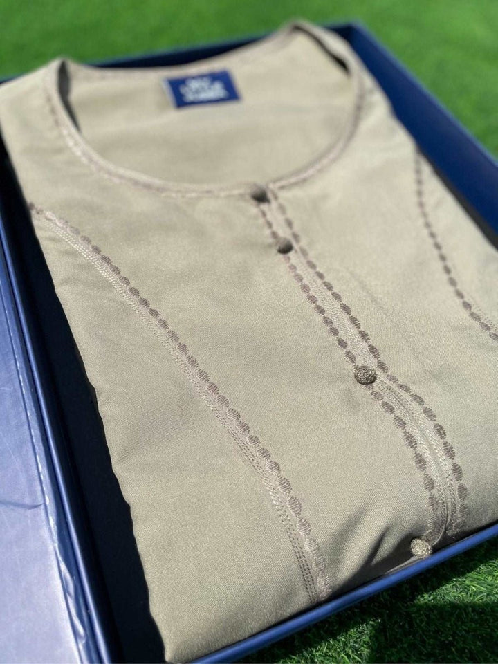 Mens Pale Moss Green Omani Short Sleeve Thobe Jubba