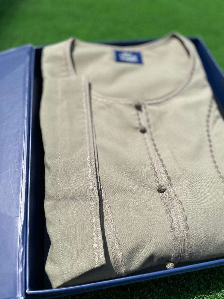 Mens Pale Moss Green Omani Short Sleeve Thobe Jubba